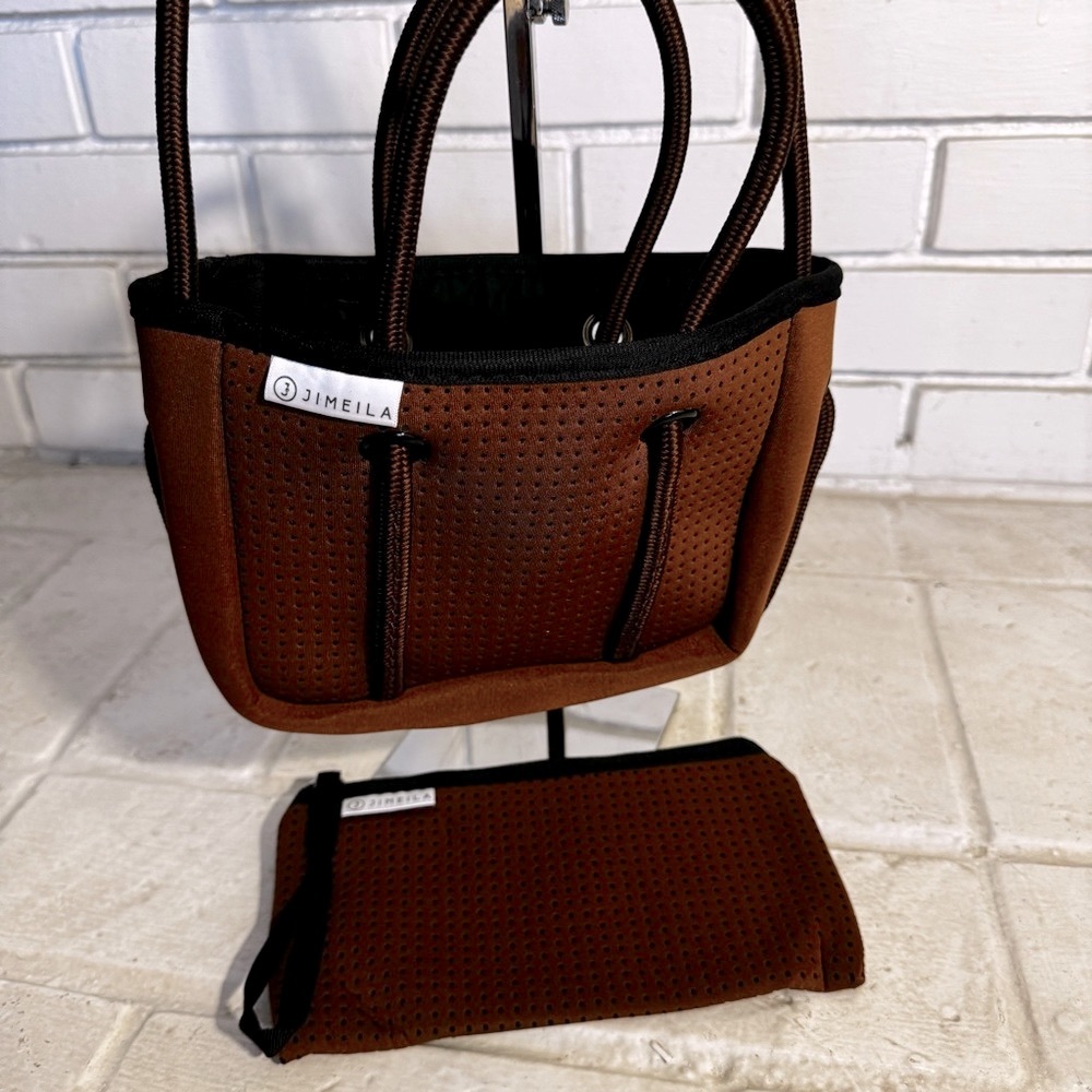 Jimeila Everyplace Neoprene Crossbody Bag NWOT